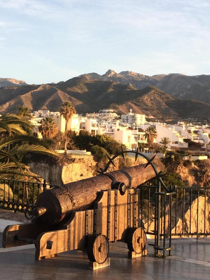 Sea & Pool View Garden Apartment Las Palmeras Nerja Bagian luar foto